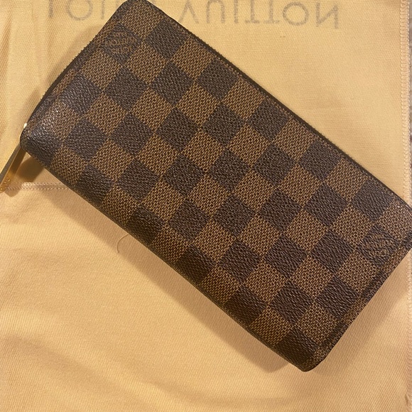 Louis Vuitton wallet - Picture 3 of 3